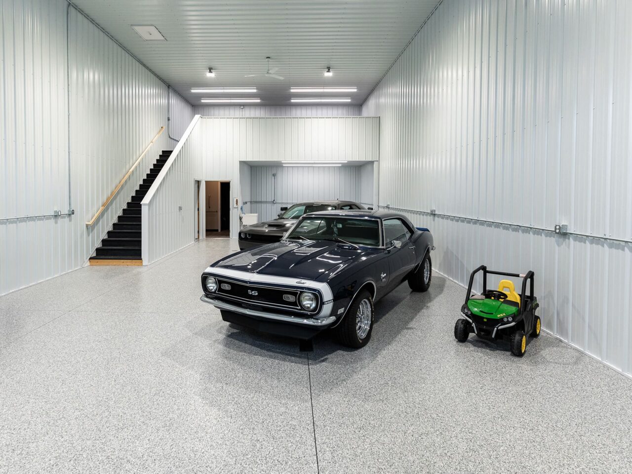 epic-concrete-coatings-commercial-garage-floors-DSC08708